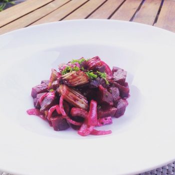 Salade Van Rode Biet En Rabarber Met Gorgonzola Hedwigsrecepten Nl